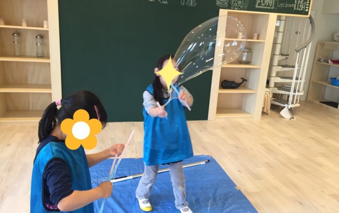 ジャイアントバブルに挑戦！アクティビティ満載のスプリングスクール！