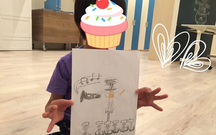 フォニックスで基礎固め、ミュージックを聞いて想像力でアートを描こう！