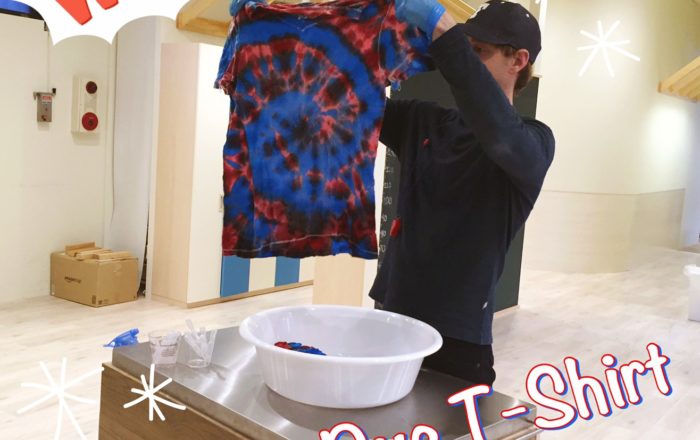 みんなでTシャツ染めを体験！さて、どんなTシャツができるかな？