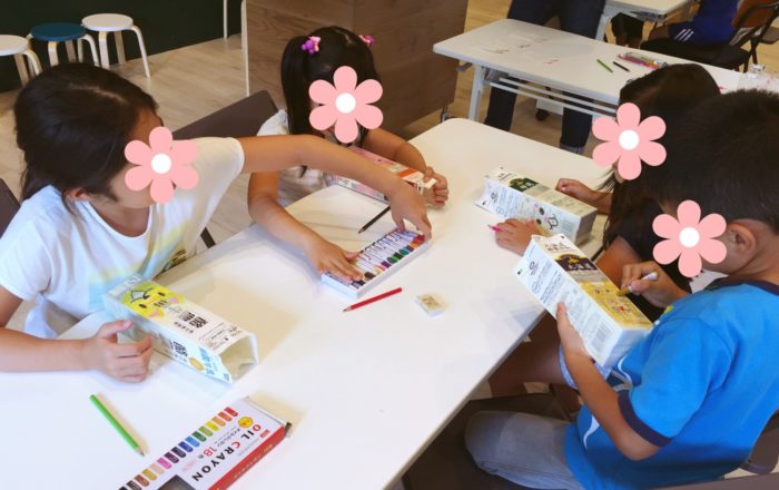 オリジナルのアニマルプランターから、何が生えてくるか？しっかりと水やりしてあげてね。