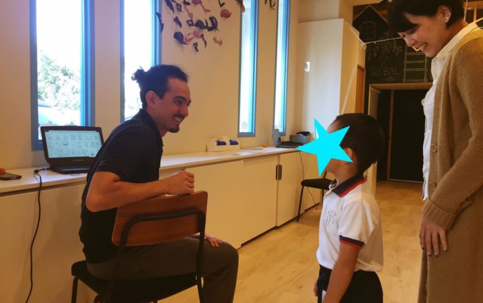 「外に行きたい！」と自分から先生に伝えられました！／毎日のルーティン（言い回し）から自然と覚えて自信をつけていきます。