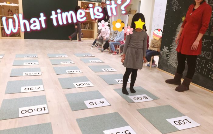体験生も一緒に「数字」「時刻」の練習！と、、、フィジカルチャレンジ！！