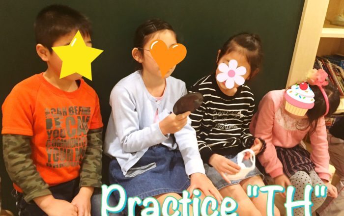 わたし、綺麗？、、、ではなく鏡を見ながら発音の練習！