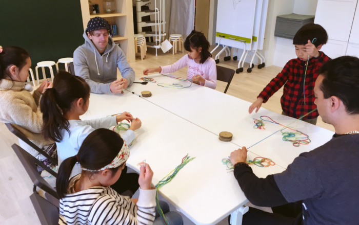 スプリングスクール初日は”Art and crafts”から