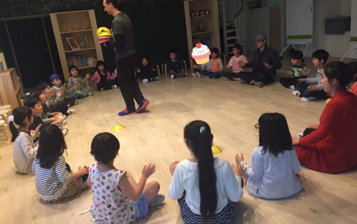 “Tap-tap-name”（トン・トン・名前）