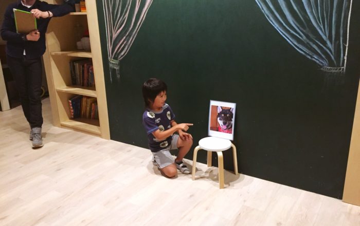 ドラマの主人公になって、英語で演じてみよう！