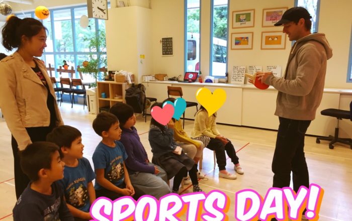 東京オリンピックを目指す？ピンポン大会開催／ナイトでは何やら紙に英語をたくさん書いています。