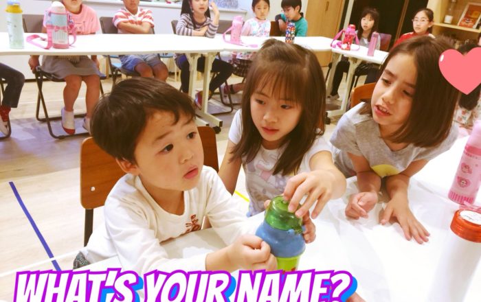 先輩生徒さんがお手伝いしてレッスンを行いました。