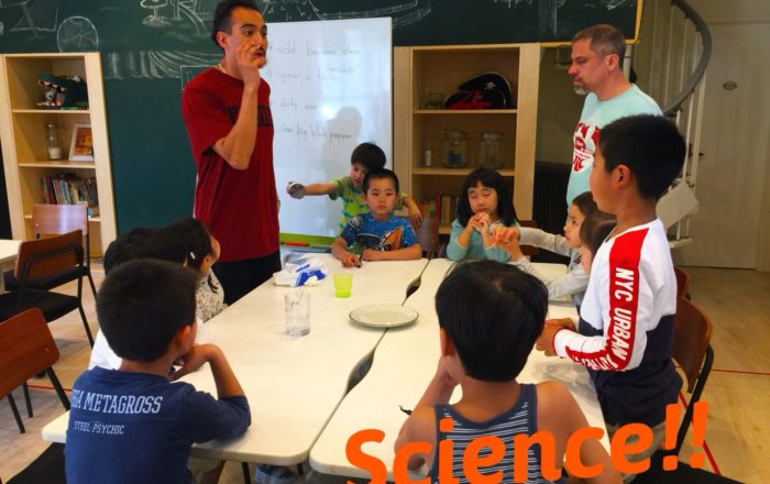 何が起こるかな？化学実験。新しい生徒さんは食べ物の名前から練習！