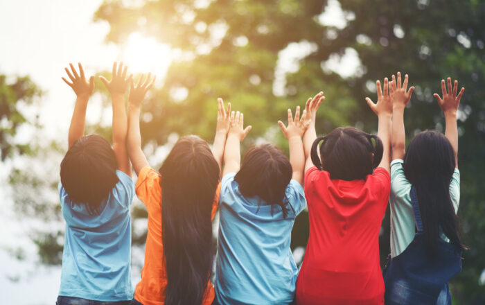 夏休みに学童保育は利用できる？学童選びのポイントも解説