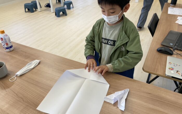 【都筑校】新しいストーリーと、紙飛行機！