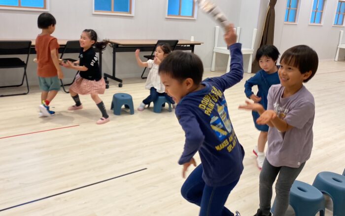 【都筑校】英語カルタゲームとスピーチを頑張りました！