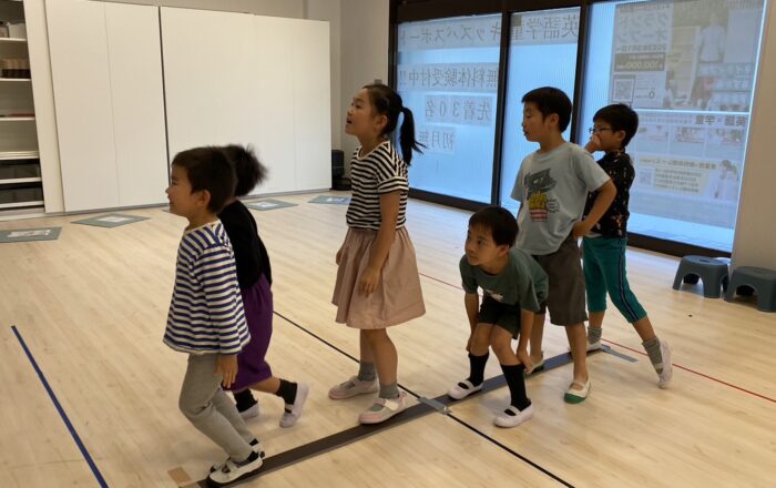 【都筑校】走って札をとれ！ランニングカルタゲームの日！