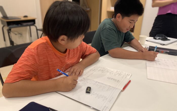【青葉校】先生と楽しく会話しながら授業が進んでいました♪