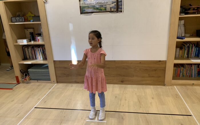 【青葉校】8月のストーリー”Summer Rainbow”（夏の虹）を練習しています！