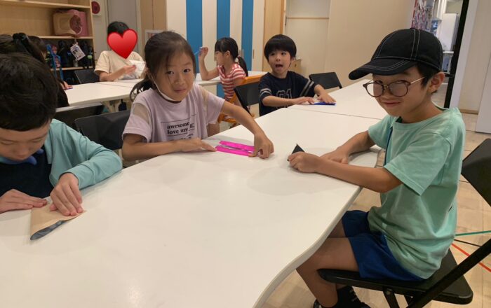 【青葉校】ハロウィンに向けてコウモリ作り♪