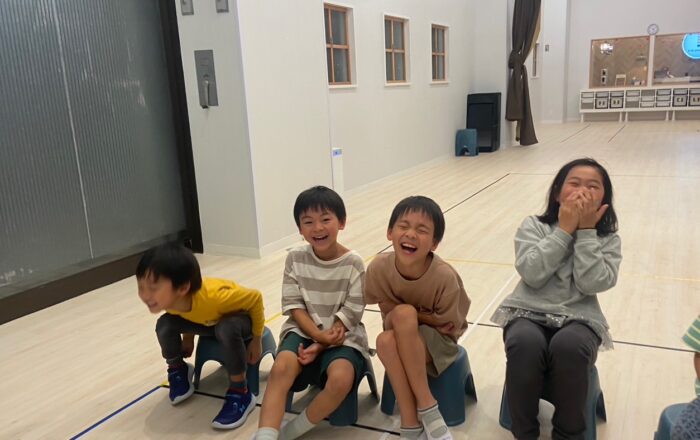 【都筑校】Pin on the Skeleton!(福笑い)で大爆笑