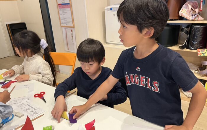 【青葉校】Tangrams（分割パズル）にトライ！