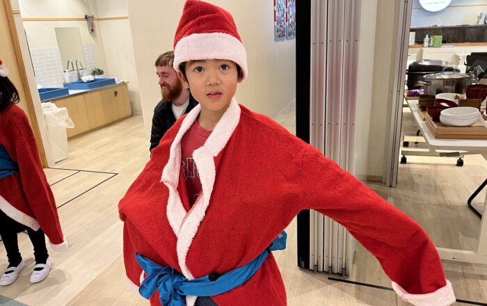 【青葉校】一番速くサンタの恰好になれるのはだれだ？🎅